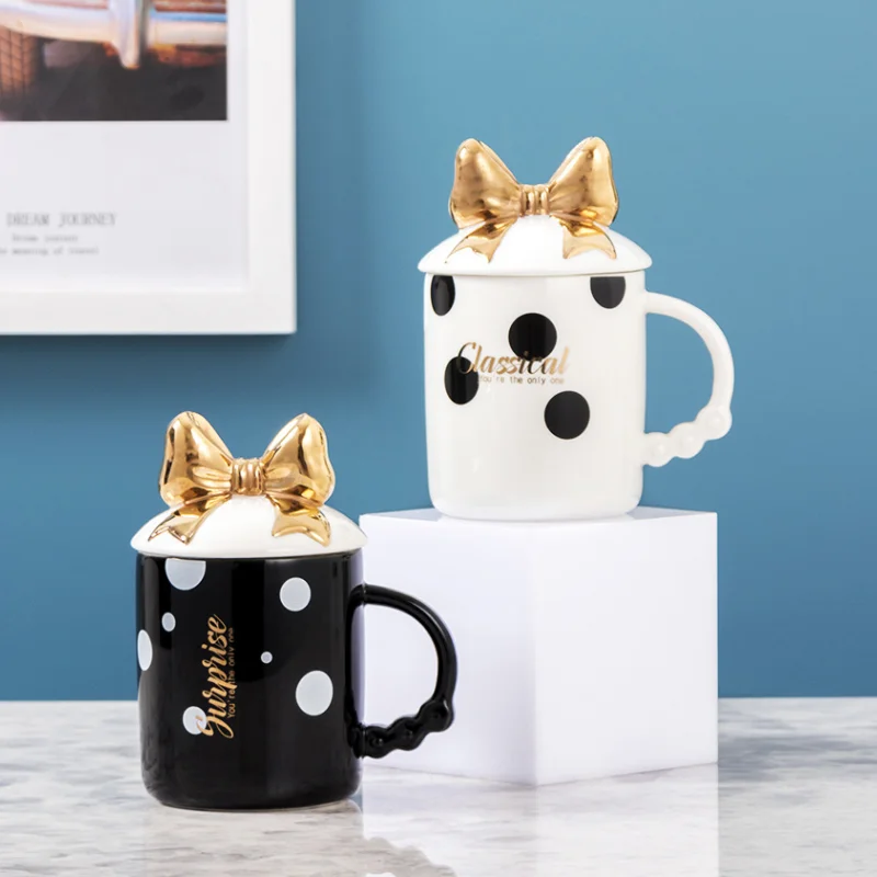 Coffee Mugs Tea Cup with Cover Gold Bow Wave Point Ceramic Cup Home Office Mug Water Cup Milk Cup Christmas Birthday Gifts
Coffee Mugs Tea Cup with Cover Gold Bow Wave Point Ceramic Cup Home Office Mug Water Cup Milk Cup Christmas Birthday Gifts