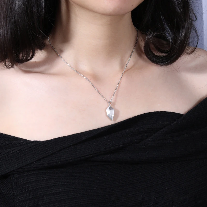 2Pcs Magnetic Couple Necklace Lovers Heart Pendant Distance Faceted Charm Necklace 2021 Trend Jewelry Women Valentine's Day Gift
2Pcs Magnetic Couple Necklace Lovers Heart Pendant Distance Faceted Charm Necklace 2021 Trend Jewelry Women Valentine's Day Gift