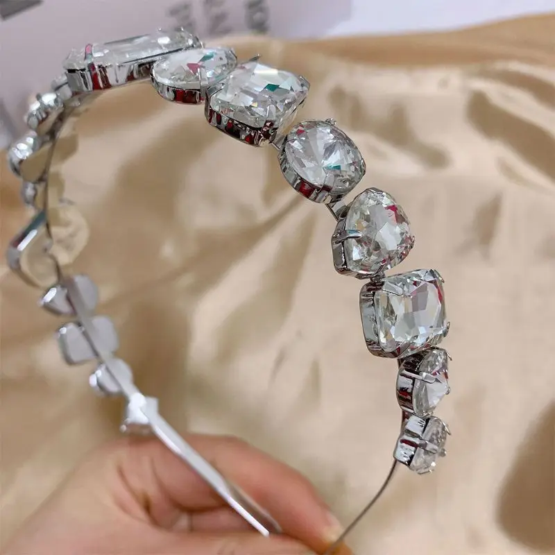 Minimalist Female Jewelry Hair Hoop Irregular Geometric Crystal Metal Headband
Minimalist Female Jewelry Hair Hoop Irregular Geometric Crystal Metal Headband