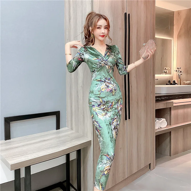 Will the new printed v-neck dress in the summer long aristocratic temperament bag hip long skirt show thin
Will the new printed v-neck dress in the summer long aristocratic temperament bag hip long skirt show thin