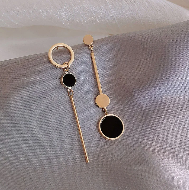 Geometric Asymmetrical Temperament Earrings Fashion Jewelry Accessories for Women
Geometric Asymmetrical Temperament Earrings Fashion Jewelry Accessories for Women