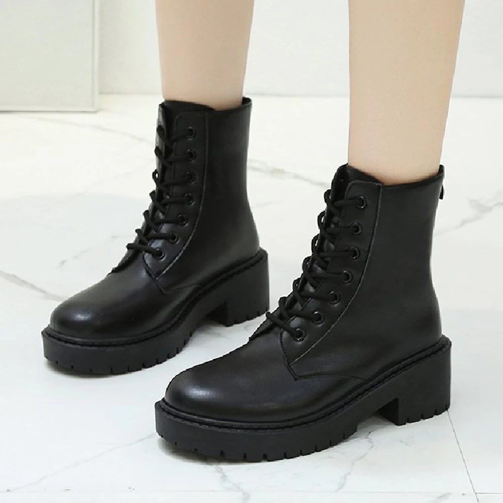Lace-up Round Toe Martin Boots Short Tube Thick Heel Ankle Motorcycle Boots British Style Flat Bottom
Lace-up Round Toe Martin Boots Short Tube Thick Heel Ankle Motorcycle Boots British Style Flat Bottom