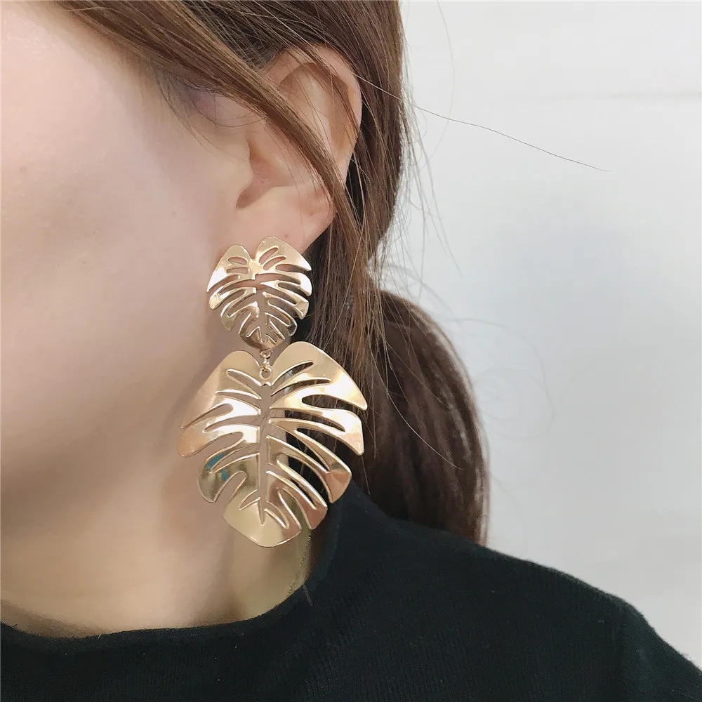 2020 Sweet Trend HOT SUMMER GOLD COLOR PALM TREE LEAF Monstera CHARM HOOP EARRING FOR GIRL WOMAN
2020 Sweet Trend HOT SUMMER GOLD COLOR PALM TREE LEAF Monstera CHARM HOOP EARRING FOR GIRL WOMAN