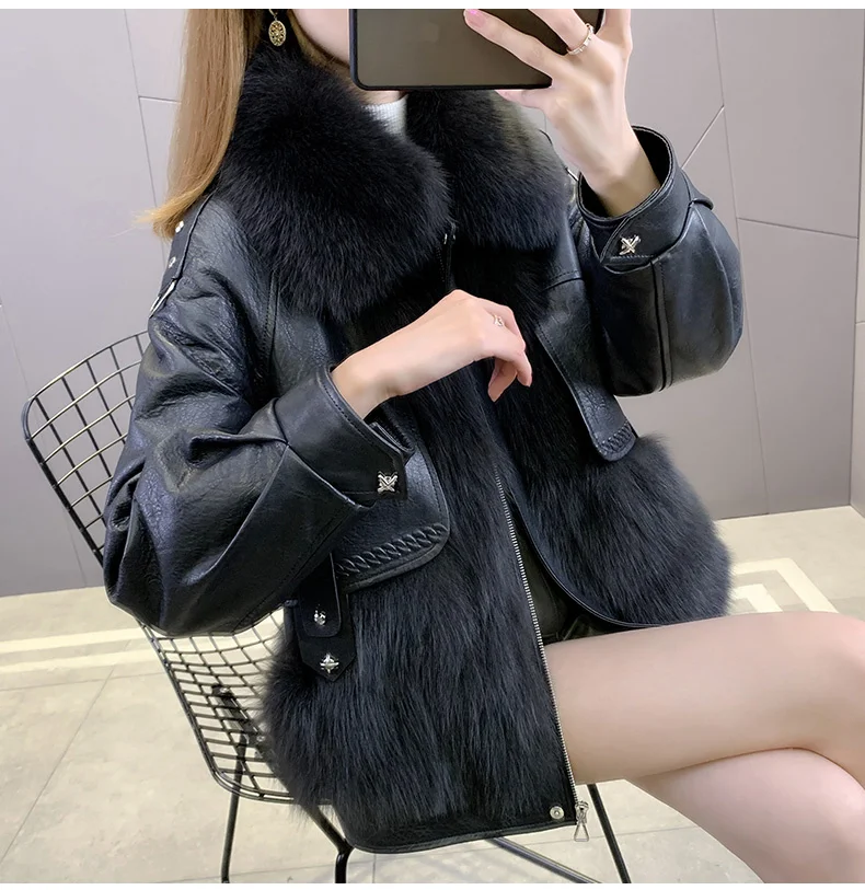 SHZQ Fur 2021 Winter New Fox Fur Integrated Fur Coat Women's Short Leather Coat
SHZQ Fur 2021 Winter New Fox Fur Integrated Fur Coat Women's Short Leather Coat