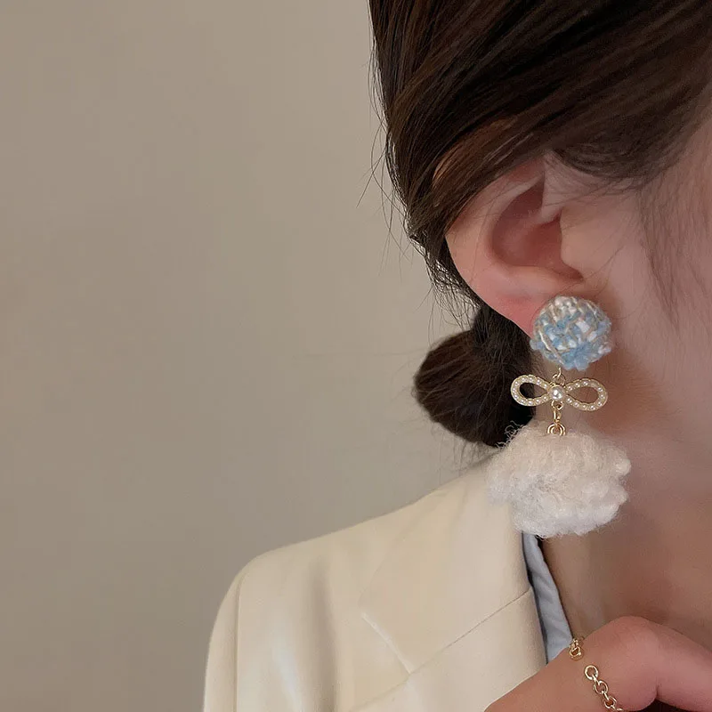 2022 Sweet New Arrival Stud Earrings Fashion Women Casual Little Hair Ball Earrings Female Autumn Winter Lovely Earrings Jewelry
2022 Sweet New Arrival Stud Earrings Fashion Women Casual Little Hair Ball Earrings Female Autumn Winter Lovely Earrings Jewelry
