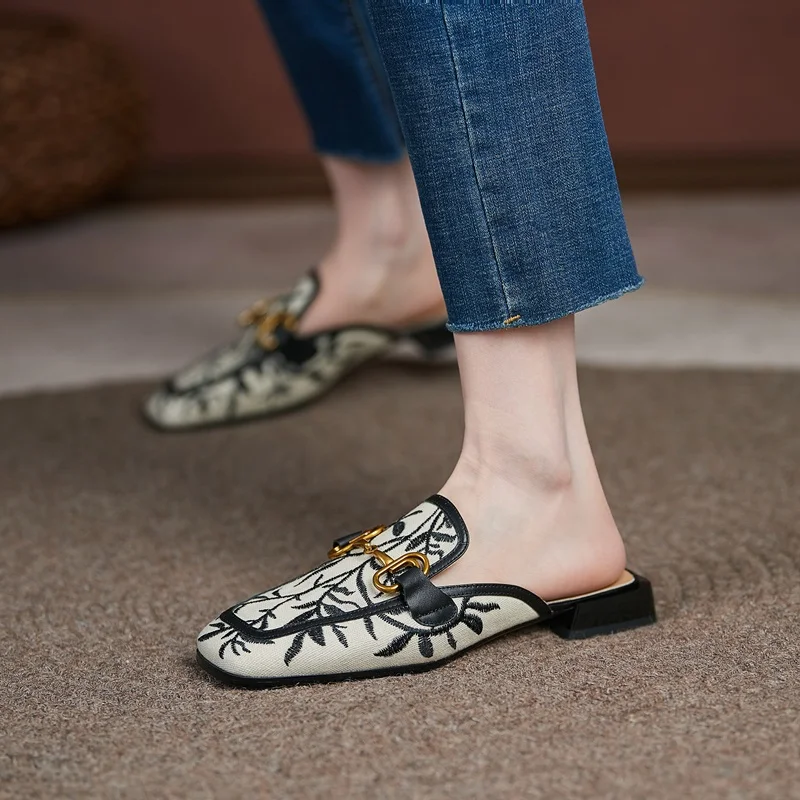 classic summer shoes thick heel wedges chains sandals women shoes woman embroidered leather party sandals casual home mules 
classic summer shoes thick heel wedges chains sandals women shoes woman embroidered leather party sandals casual home mules