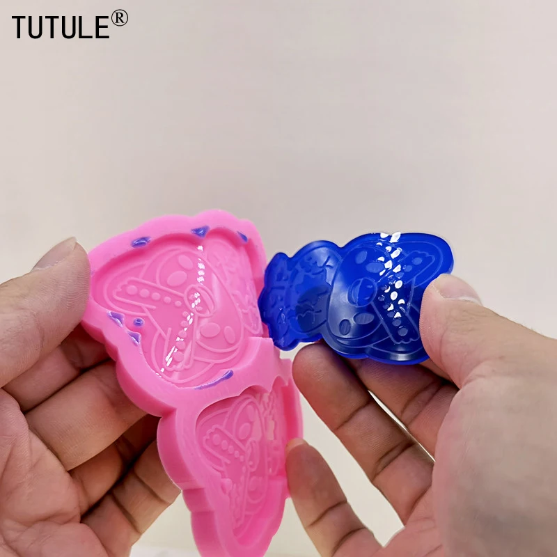 kpop cartoon silicone mold for resin handmade soap key chain Mould forms for baking fondant candies molds plaster clay mold
kpop cartoon silicone mold for resin handmade soap key chain Mould forms for baking fondant candies molds plaster clay mold