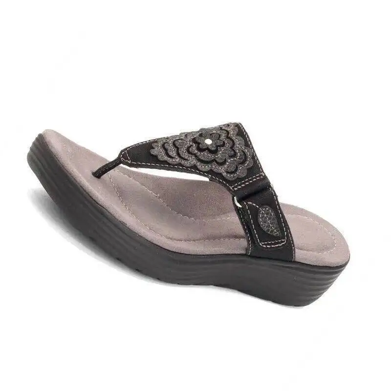 Rubber Flip Flops Slippers Women Summer Platform Big Size Shoes Low Slides Pantofle On A Wedge Hawaiian Soft 2021 Casual Hoof He
Rubber Flip Flops Slippers Women Summer Platform Big Size Shoes Low Slides Pantofle On A Wedge Hawaiian Soft 2021 Casual Hoof He