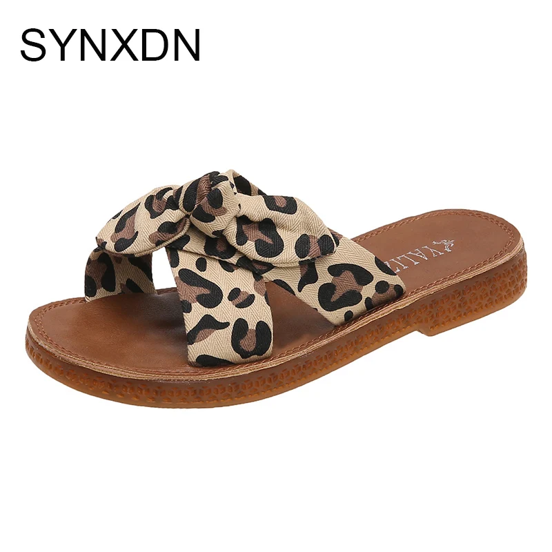 Zapatillas de verano para mujer Summer Women's Slippers Leopard Bow Cross Causal Slippers Flip Flop Ladies Slides Female Sandals
Zapatillas de verano para mujer Summer Women's Slippers Leopard Bow Cross Causal Slippers Flip Flop Ladies Slides Female Sandals