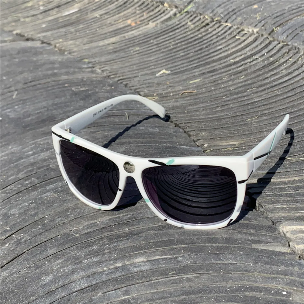Evove White Sunglasses Women Fashion Sun Glasses for Female Black Ladies Brand Quality UV400 Anti Reflection
Evove White Sunglasses Women Fashion Sun Glasses for Female Black Ladies Brand Quality UV400 Anti Reflection