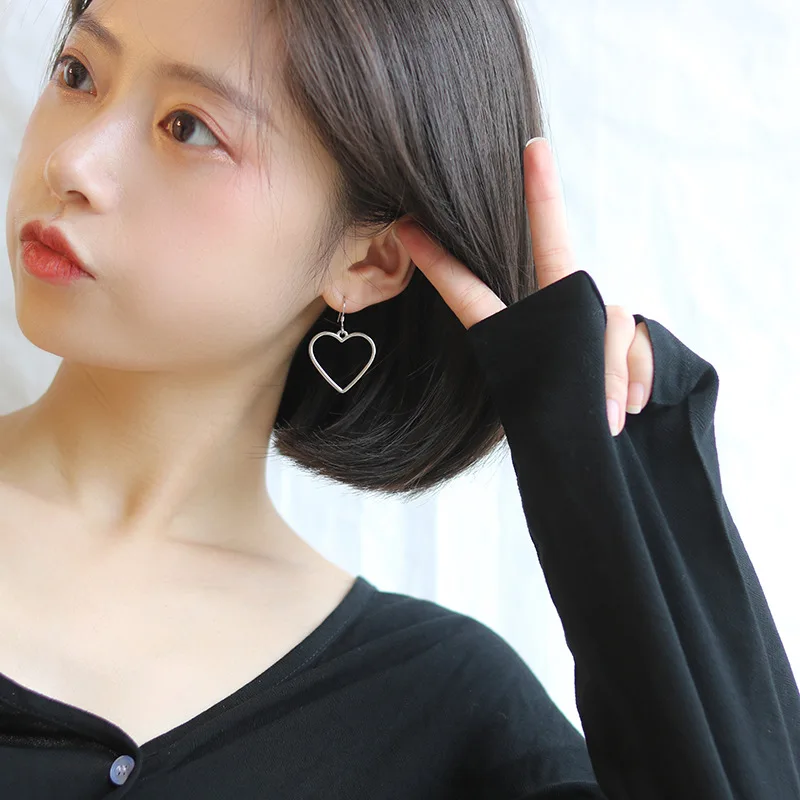 1Pairs Gold Silver Color Hollow Heart Drop Earrings For Women New Brand Fashion Ear Cuff Piercing Dangle Earring Gift
1Pairs Gold Silver Color Hollow Heart Drop Earrings For Women New Brand Fashion Ear Cuff Piercing Dangle Earring Gift