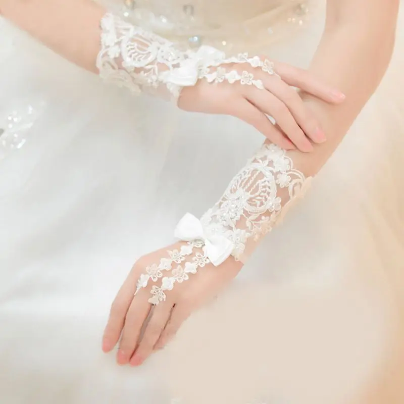 Vintage Embroidery Floral Lace Short Wedding Gloves Satin Bowknot Decor Imitation Pearl Beaded Bridal Fingerless Mittens
Vintage Embroidery Floral Lace Short Wedding Gloves Satin Bowknot Decor Imitation Pearl Beaded Bridal Fingerless Mittens