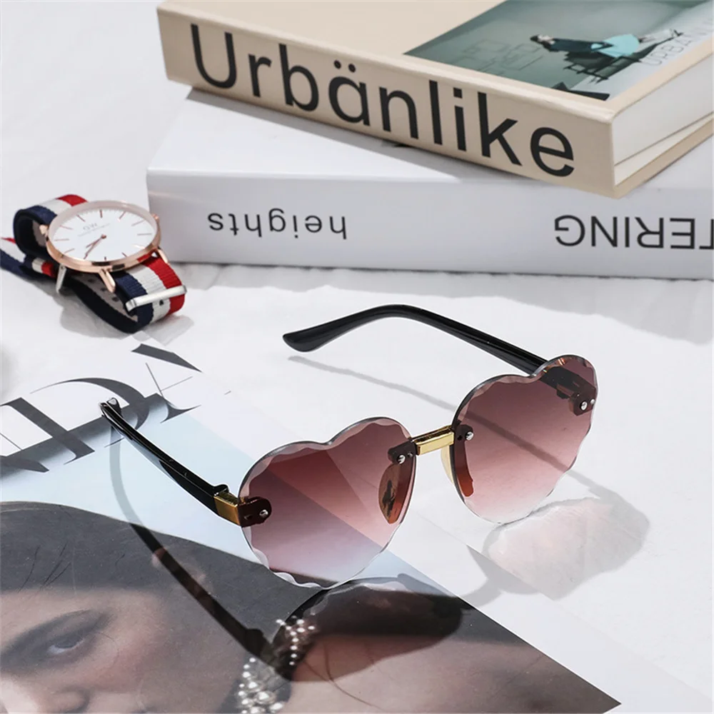 Baby Boys Girls Children's Cute Gradient Sunglasses Anti-uv Love Circle Sunglasses Outdoor Beach Photography Travel Universal
Baby Boys Girls Children's Cute Gradient Sunglasses Anti-uv Love Circle Sunglasses Outdoor Beach Photography Travel Universal