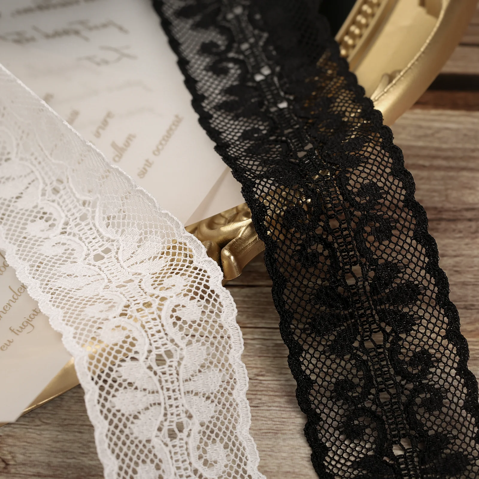 5 Yards/Roll 3.5CM White Lace Ribbon Fabric Lace Tape Trim DIY Embroidered For Sewing Lovely Gift Packing Webbing Decoration
5 Yards/Roll 3.5CM White Lace Ribbon Fabric Lace Tape Trim DIY Embroidered For Sewing Lovely Gift Packing Webbing Decoration