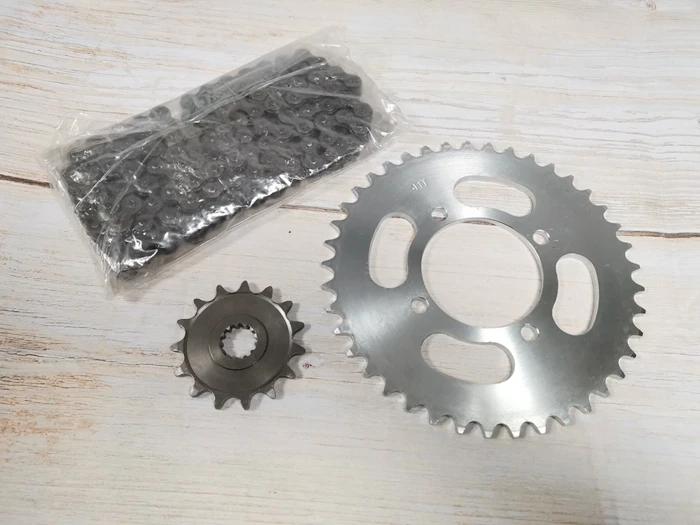 Suitable for Wangjiang 250 Sets of Chain GN250 Chain Disc Sprocket Chain Sprocket
Suitable for Wangjiang 250 Sets of Chain GN250 Chain Disc Sprocket Chain Sprocket