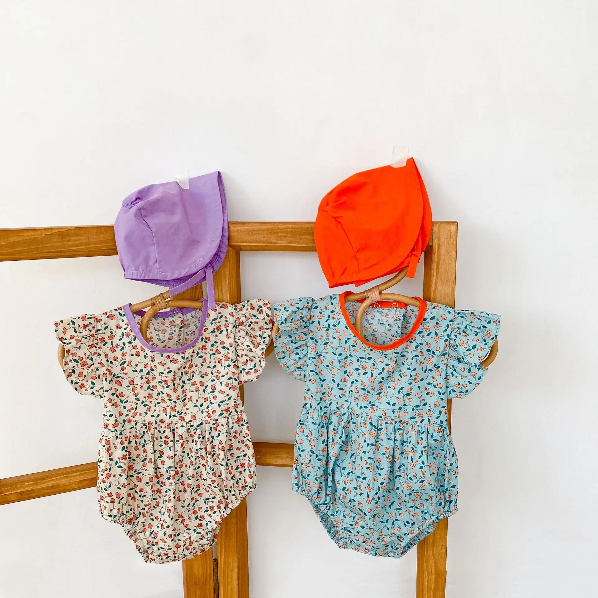 2021 Summer New Toddler Baby Boy Girl Flying Sleeve Floral Printed Thin Bodysuit Kid Casual Fashion Bodysuits With Solid Hat
2021 Summer New Toddler Baby Boy Girl Flying Sleeve Floral Printed Thin Bodysuit Kid Casual Fashion Bodysuits With Solid Hat