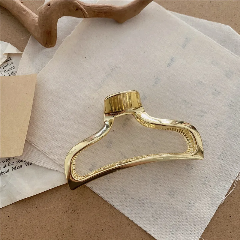 2020 Korea Fashion Hollow Mermaid Tail Catch Clip Metal Hair Clip Bath Hair Clip Women Hair Clip Gentle And Elegant Hair Clip
2020 Korea Fashion Hollow Mermaid Tail Catch Clip Metal Hair Clip Bath Hair Clip Women Hair Clip Gentle And Elegant Hair Clip