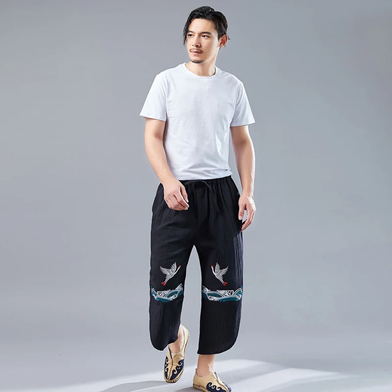 Japanese Kimono Pants Men Harajuku Style Three Quarter Trousers Crane Embroidery Wave Yukata Loose Wide Leg Cotton Linen Casual
Japanese Kimono Pants Men Harajuku Style Three Quarter Trousers Crane Embroidery Wave Yukata Loose Wide Leg Cotton Linen Casual