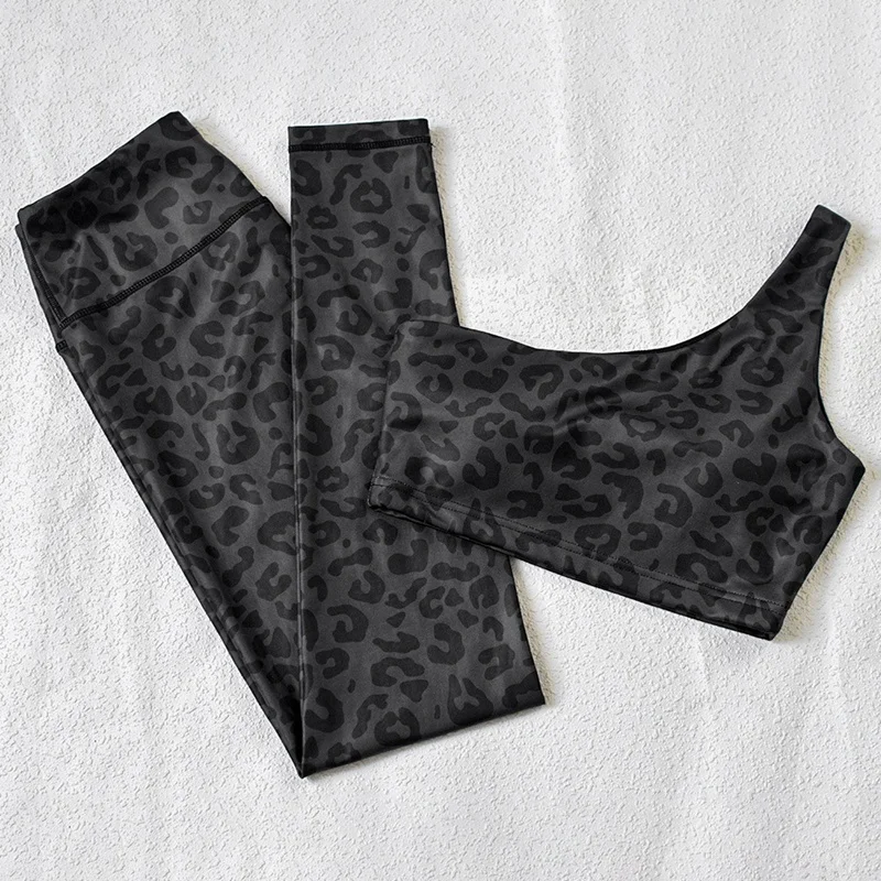 Women's Sports Suits Yoga Sports Bra Single Shoulder and High Waist Leggings Set Women Leopard Print 2 Pieces
Women's Sports Suits Yoga Sports Bra Single Shoulder and High Waist Leggings Set Women Leopard Print 2 Pieces