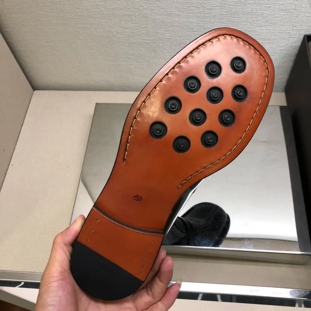 High quality fabric: calfskin! Goodyear handmade! The whole leather injection plastic sole!
High quality fabric: calfskin! Goodyear handmade! The whole leather injection plastic sole!