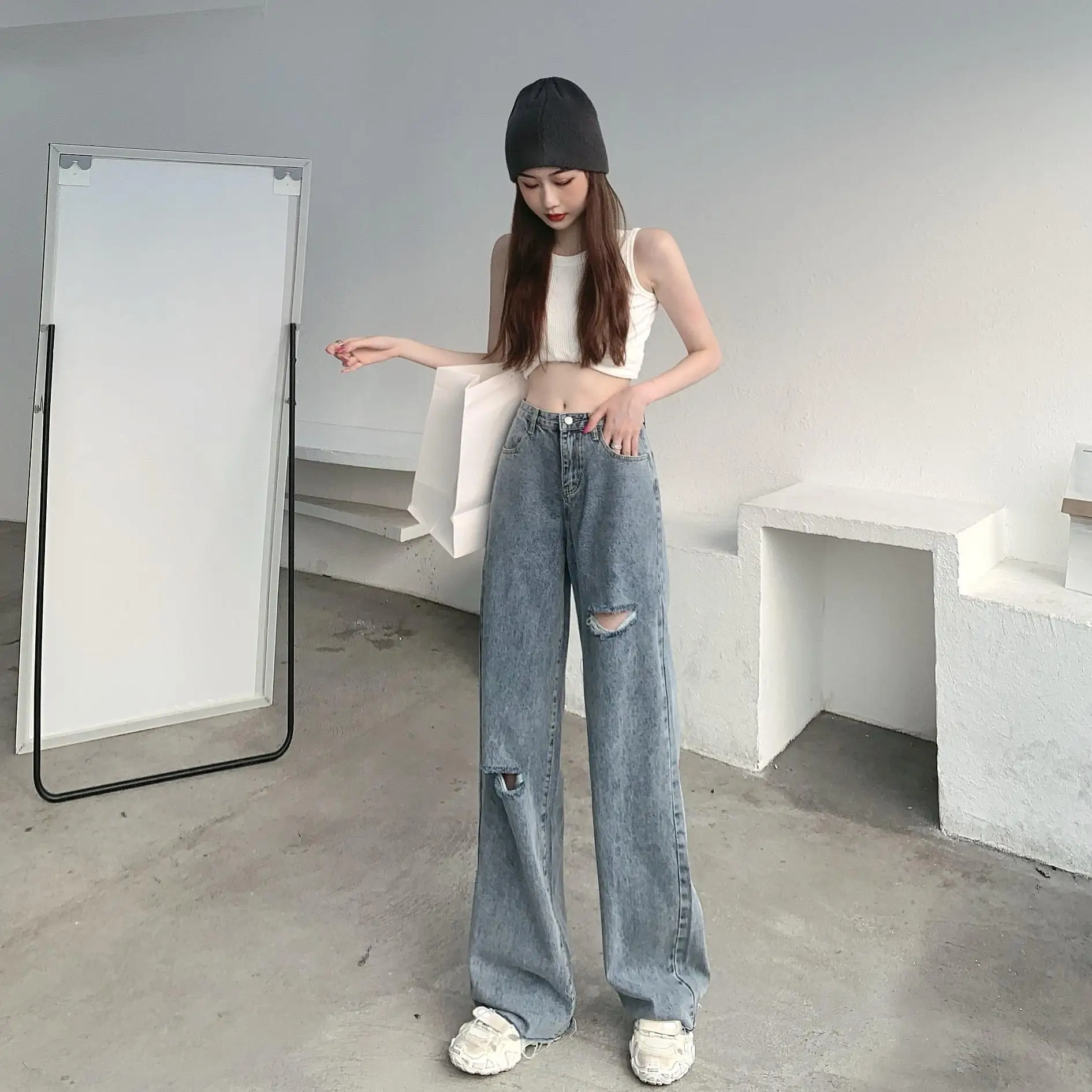 Yaya wide leg pants high waist jeans women's summer 2020 new hole straight tube loose and draping pants
Yaya wide leg pants high waist jeans women's summer 2020 new hole straight tube loose and draping pants
