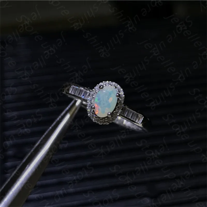 Luxury atmosphere hot sale style natural opal ring 925 silver women's ring noble and elegant
Luxury atmosphere hot sale style natural opal ring 925 silver women's ring noble and elegant