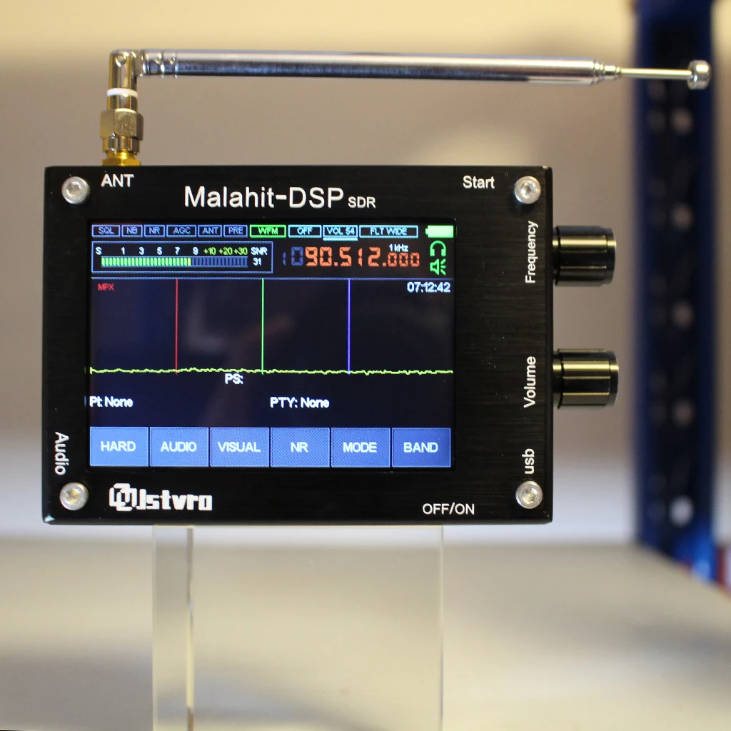 Malahit DSP Radio Receiver Set 50KHz-200MHz Malachite Software Defined Radio Aluminum Alloy Shell
Malahit DSP Radio Receiver Set 50KHz-200MHz Malachite Software Defined Radio Aluminum Alloy Shell