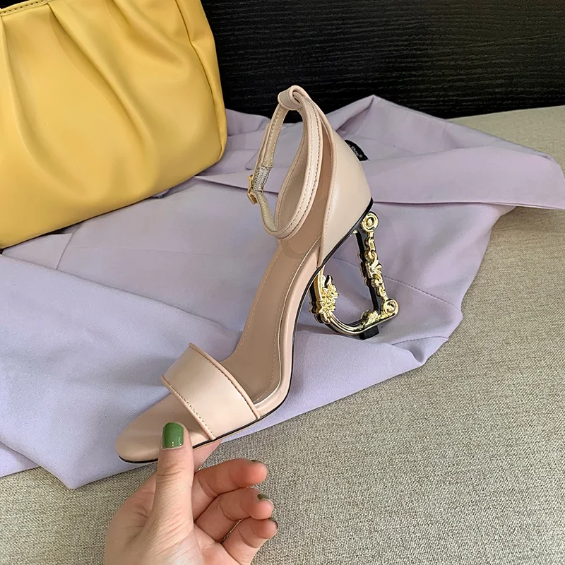 Plus Size Sexy Women Clubwear Open Toe Genuine Leather High Irregular Strange D Heel Sandals Women Shoes Ankle Strap Party Shoes
Plus Size Sexy Women Clubwear Open Toe Genuine Leather High Irregular Strange D Heel Sandals Women Shoes Ankle Strap Party Shoes
