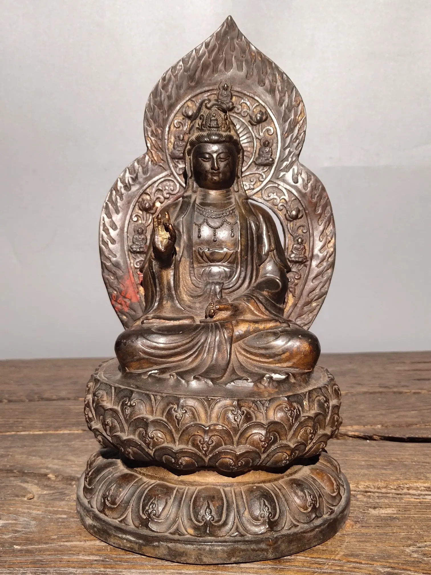 12"Chinese Folk Collection Old Bronze Cinnabar Lacquer Clean bottle Guanyin Bodhisattva Back light Lotus Terrace Ornaments
12"Chinese Folk Collection Old Bronze Cinnabar Lacquer Clean bottle Guanyin Bodhisattva Back light Lotus Terrace Ornaments