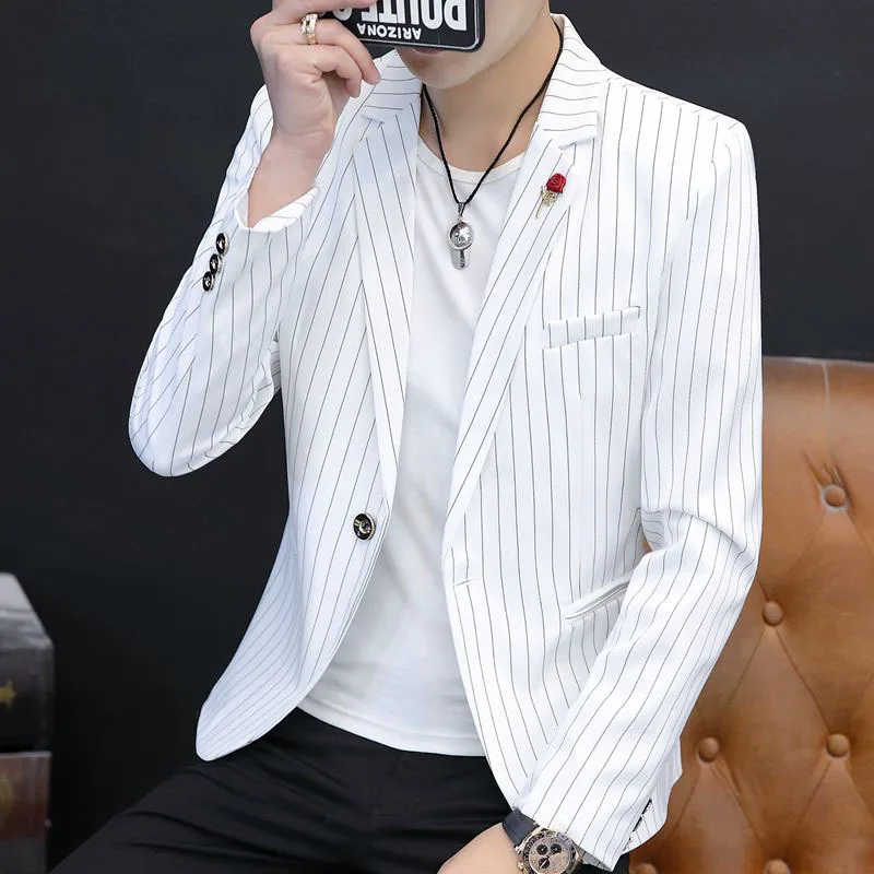 HOO 2022 Men's New Handsome Vertical Stripes Printed One Button blazer Youth Autumn New Slim Thin blazer Fashion
HOO 2022 Men's New Handsome Vertical Stripes Printed One Button blazer Youth Autumn New Slim Thin blazer Fashion