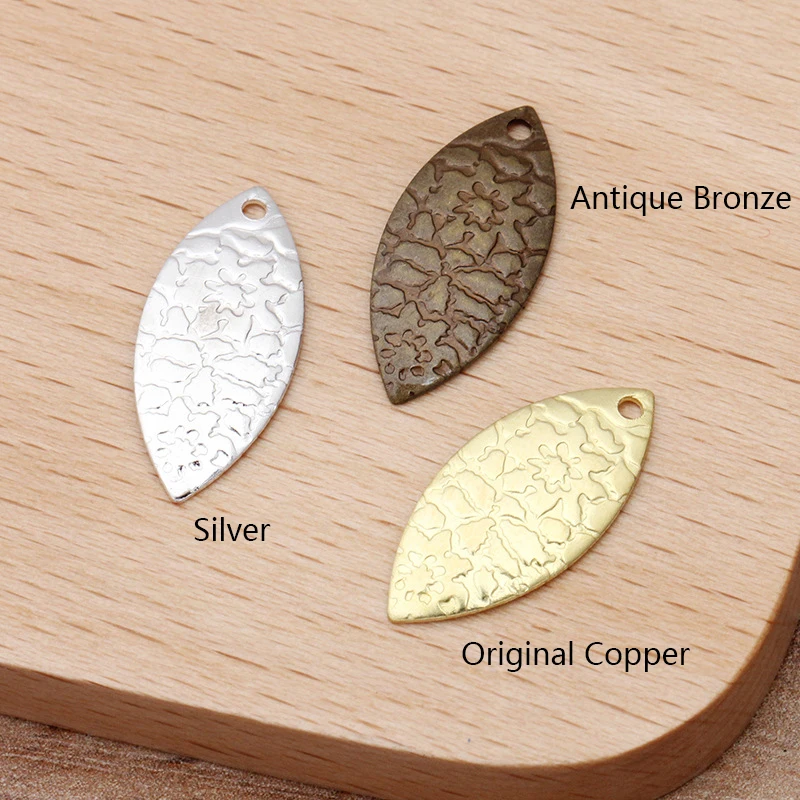 20pcs 8.5*18.5mm Vintage Leaf Charms Pendants Necklace Bracelet Earring Making Accessories for Jewelry Making Handmade Craft DIY 
20pcs 8.5*18.5mm Vintage Leaf Charms Pendants Necklace Bracelet Earring Making Accessories for Jewelry Making Handmade Craft DIY