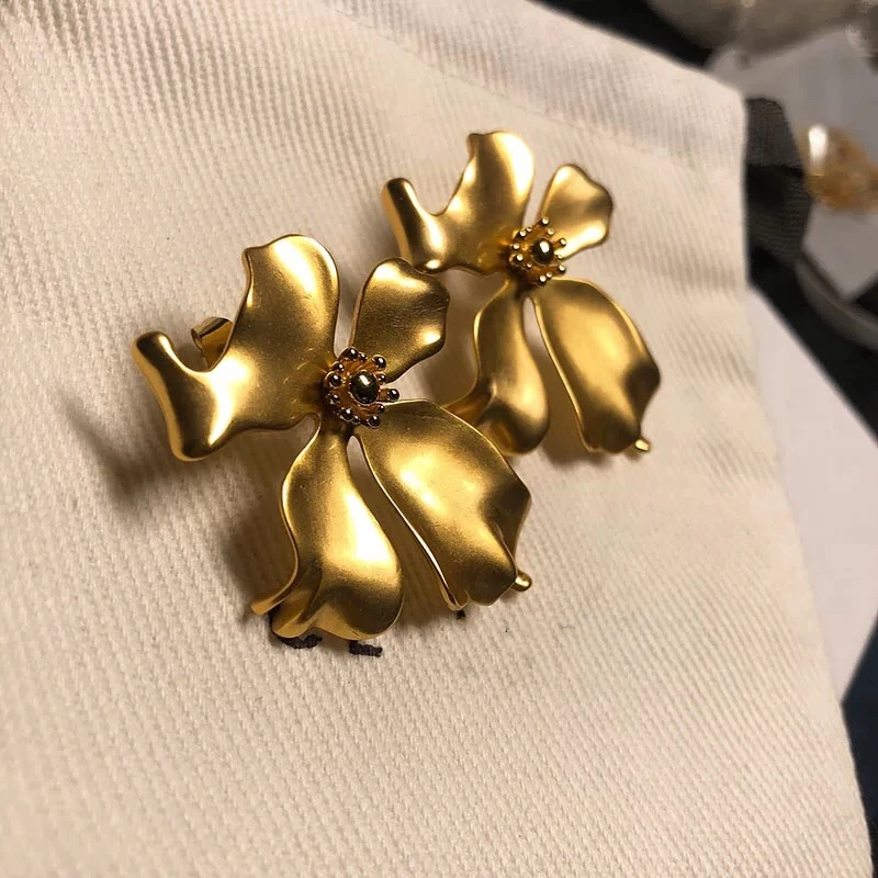 Серьги из серебра S925 пробы с трехмерными цветами, серьги в европейском и американском стиле, подчеркивающие индивидуальность, новые серьги
Серьги из серебра S925 пробы с трехмерными цветами, серьги в европейском и американском стиле, подчеркивающие индивидуальность, новые серьги