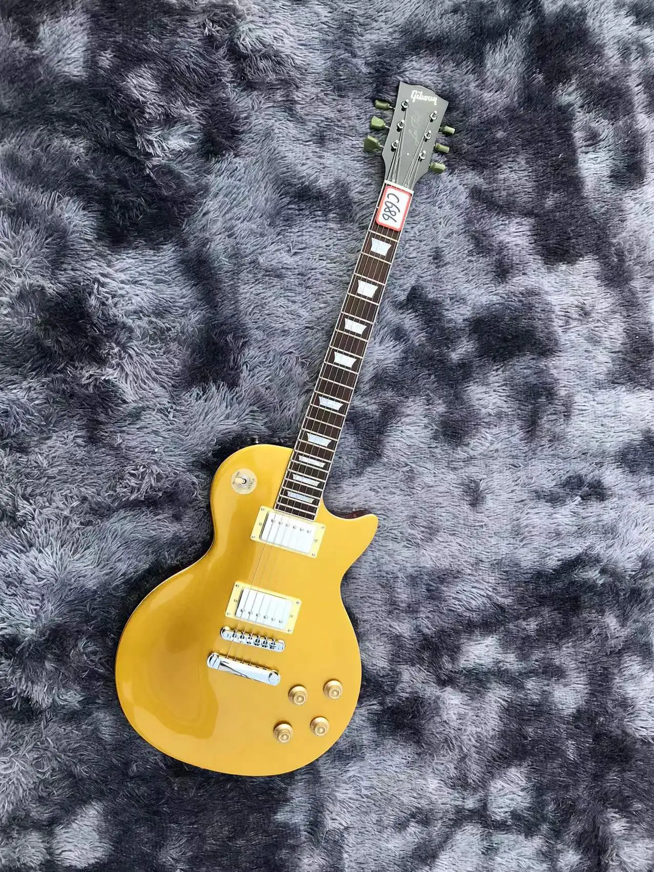 Discount Professional Custom Electric Guitar Large Gold Body in Stock Free Shipping C686
Discount Professional Custom Electric Guitar Large Gold Body in Stock Free Shipping C686