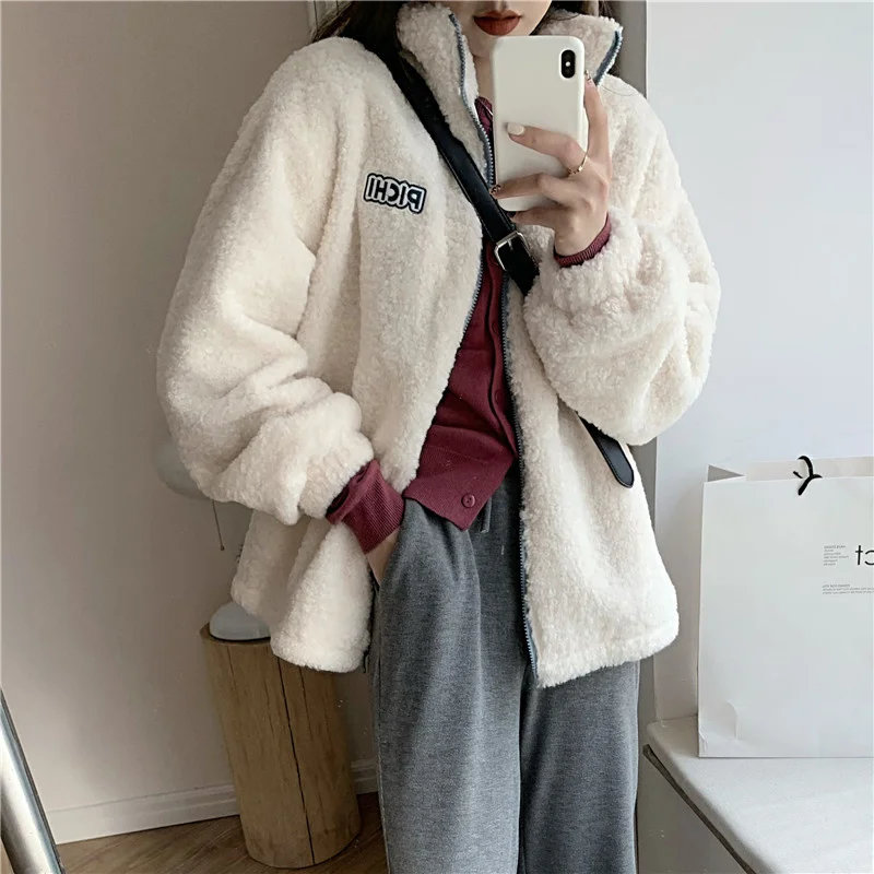 CMAZ 2021 Autumn Winter Thick Coats for Women European and American Fashion Brand Hip Hop Lamb Wool Sweatshirt Women's Autumn an
CMAZ 2021 Autumn Winter Thick Coats for Women European and American Fashion Brand Hip Hop Lamb Wool Sweatshirt Women's Autumn an