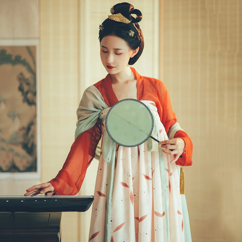 Женский праздничный костюм Hanfu с принтом, классический костюм для танцев, одежда для представлений в народном стиле, платье феи в китайском ...
Женский праздничный костюм Hanfu с принтом, классический костюм для танцев, одежда для представлений в народном стиле, платье феи в китайском ...