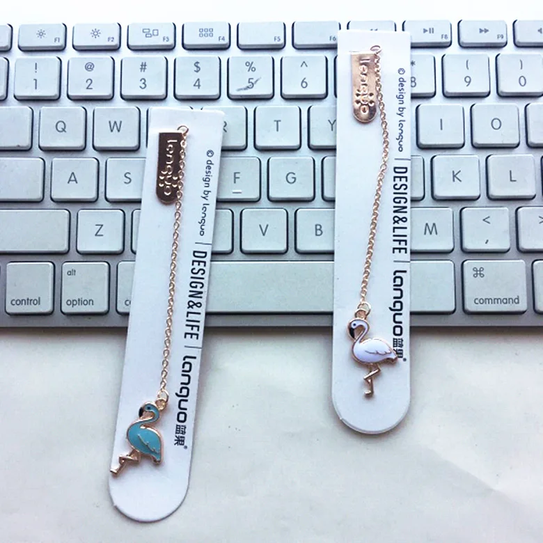 1pcs Metal Bookmark Cartoon Flamingo pendant book holder bookmarks for books Stationery School Office Supply Escolar Papelaria
1pcs Metal Bookmark Cartoon Flamingo pendant book holder bookmarks for books Stationery School Office Supply Escolar Papelaria