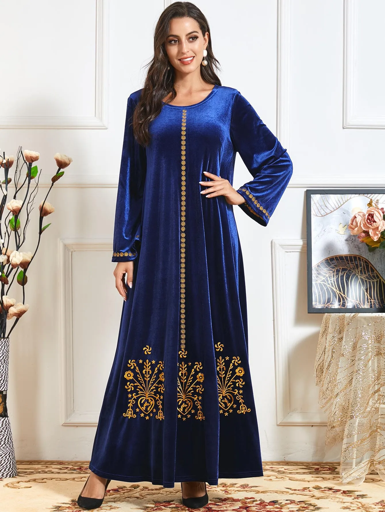 Large Size Middle Eastern Muslim Fashion Women's Floral Thick Velvet Gold Thread Embroidery Autumn And Winter Arab Dubai Long-sl
Large Size Middle Eastern Muslim Fashion Women's Floral Thick Velvet Gold Thread Embroidery Autumn And Winter Arab Dubai Long-sl