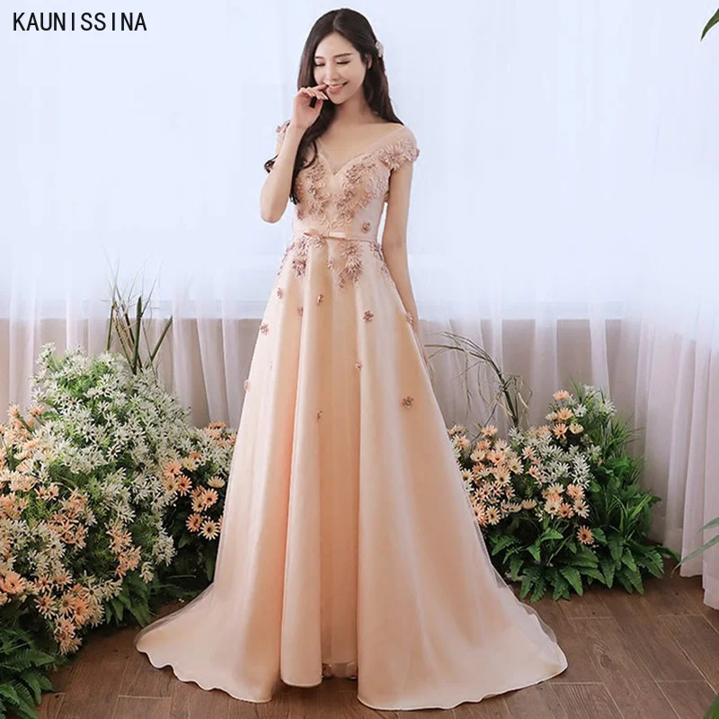 KAUNISSINA Champagne Evening Dreses V-Neck Appliques Sweep Train Satin Formal Long Gown for Women Party Dress Elegant Vestidos
KAUNISSINA Champagne Evening Dreses V-Neck Appliques Sweep Train Satin Formal Long Gown for Women Party Dress Elegant Vestidos