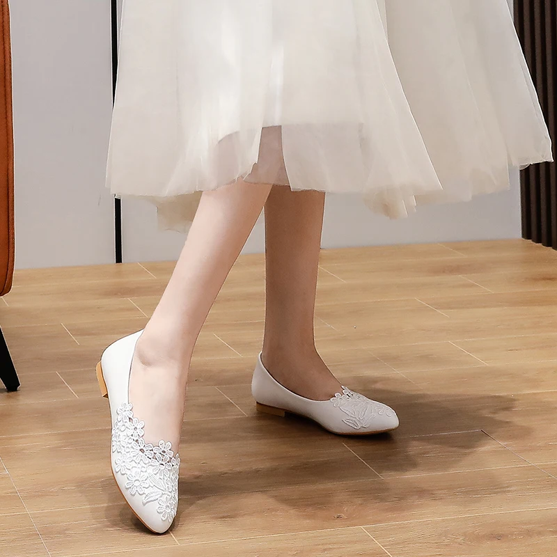 Lace Women Flats Ballet Shoes White Female Ladies Wedding Shoes Pointed Toe Slip On Party Shoes Plus Size 43 2021 New Arrival
Lace Women Flats Ballet Shoes White Female Ladies Wedding Shoes Pointed Toe Slip On Party Shoes Plus Size 43 2021 New Arrival