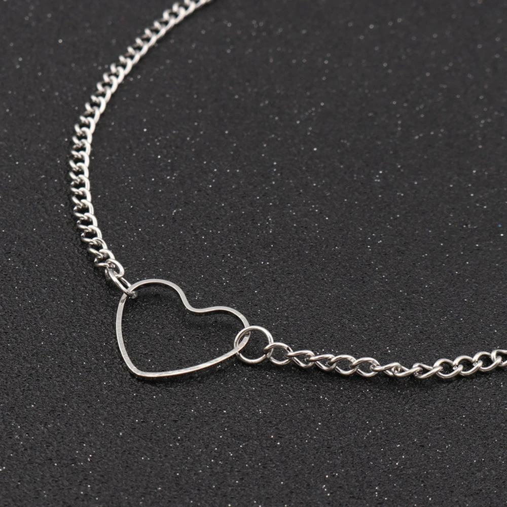Metal Heart-shaped Choker Necklace For Women Simplicity Sexy Glod Silver Color Hollowing Neck Pendants Chain Accessories
Metal Heart-shaped Choker Necklace For Women Simplicity Sexy Glod Silver Color Hollowing Neck Pendants Chain Accessories