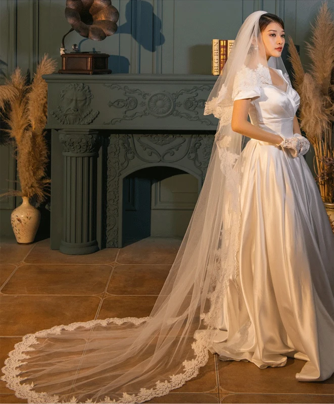 3*1.5 M Lace Wedding Veil Long With Comb Two Layers Appliqued Edge Women Bridal Veils Accessories
3*1.5 M Lace Wedding Veil Long With Comb Two Layers Appliqued Edge Women Bridal Veils Accessories