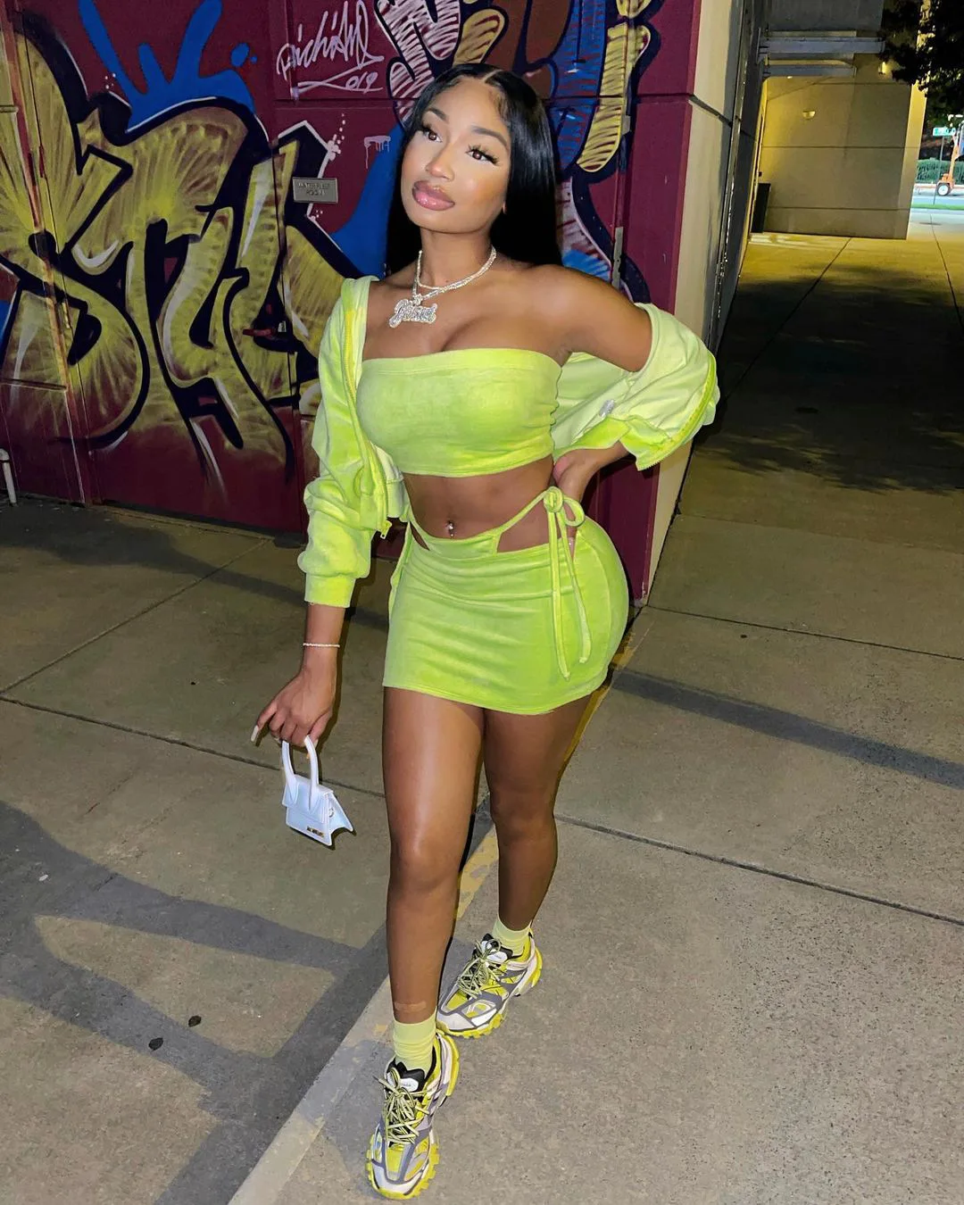 2021 Autumn Fashion Women's Three Piece Sexy Vest Top + Irregular Bandage Skirt + Coat Fashion Casual Woman Sports Suit
2021 Autumn Fashion Women's Three Piece Sexy Vest Top + Irregular Bandage Skirt + Coat Fashion Casual Woman Sports Suit