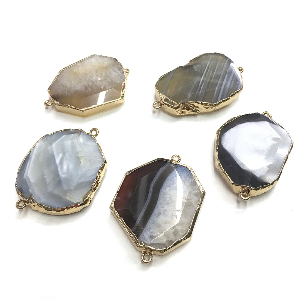 2021 Best-selling New Natural Stone Irregular-shaped Gold-plated Agate Connector with Random Colors for Making Necklace Bracelet
2021 Best-selling New Natural Stone Irregular-shaped Gold-plated Agate Connector with Random Colors for Making Necklace Bracelet