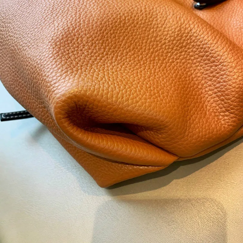 Women's Genuine Leather Designer Big Tote Bag Travel Shoulder Bags For Women 2020 Large Capacity Luxury Handbags Female Lady Bag 
Women's Genuine Leather Designer Big Tote Bag Travel Shoulder Bags For Women 2020 Large Capacity Luxury Handbags Female Lady Bag