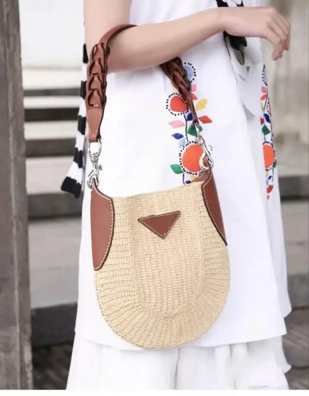 Genuine Leather Rattan Bag Female Bag Handmade Straw Bag Woven Shoulder Bag Seaside Vacation Bag
Genuine Leather Rattan Bag Female Bag Handmade Straw Bag Woven Shoulder Bag Seaside Vacation Bag