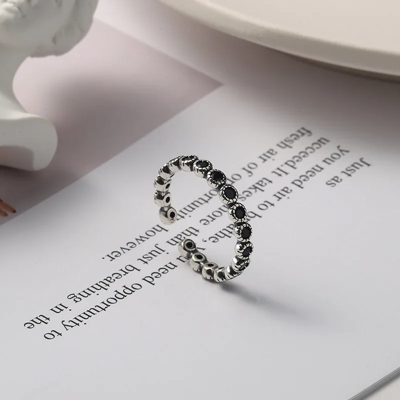FUN-BEAUTY Korean Version of S925 Sterling Silver Adjustable Ring Simple Retro Distressed Ring Simple Inlaid Black Zircon Ring
FUN-BEAUTY Korean Version of S925 Sterling Silver Adjustable Ring Simple Retro Distressed Ring Simple Inlaid Black Zircon Ring