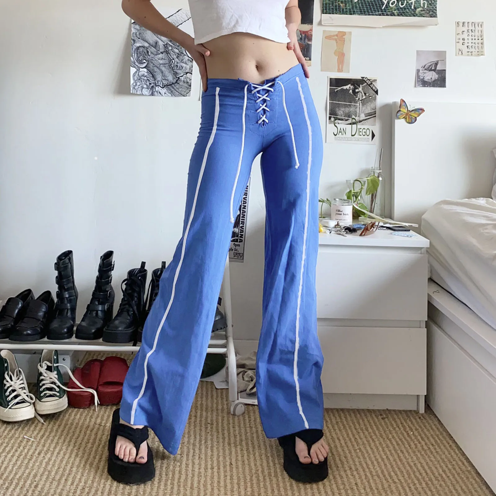 Y2K E-girl Aesthetic Flared Trousers Women's Mid Waist Cross Tie-up Contrast Stitch Long Pants Streetwear Grunge Bell-Bottoms
Y2K E-girl Aesthetic Flared Trousers Women's Mid Waist Cross Tie-up Contrast Stitch Long Pants Streetwear Grunge Bell-Bottoms