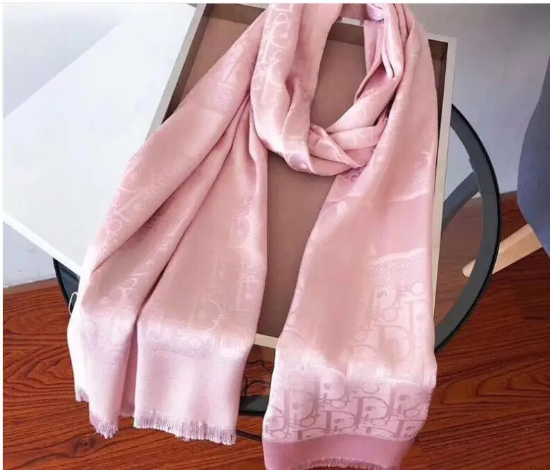 women scarf Autumn winter scarf shawls lady wraps soft pashimina female Letter long warm thin Shawl Scarf bandana
women scarf Autumn winter scarf shawls lady wraps soft pashimina female Letter long warm thin Shawl Scarf bandana