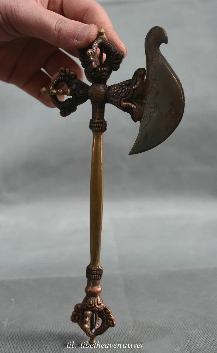 Christmas 20CM Ancient Tibet Copper Exorcise Evil Dragon Head Phurba Dagger Holder Faqi Halloween
Christmas 20CM Ancient Tibet Copper Exorcise Evil Dragon Head Phurba Dagger Holder Faqi Halloween
