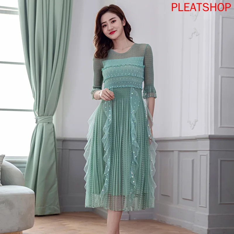 Miyake Fold 2020 Summer Elegance Polka Dot Mosaic Ruffled Waist Slimming Dress Pleats Vestidos Ensemble Femme Women Clothes
Miyake Fold 2020 Summer Elegance Polka Dot Mosaic Ruffled Waist Slimming Dress Pleats Vestidos Ensemble Femme Women Clothes
